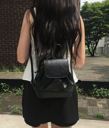 Hitch Daily Black Leather Mini Backpack